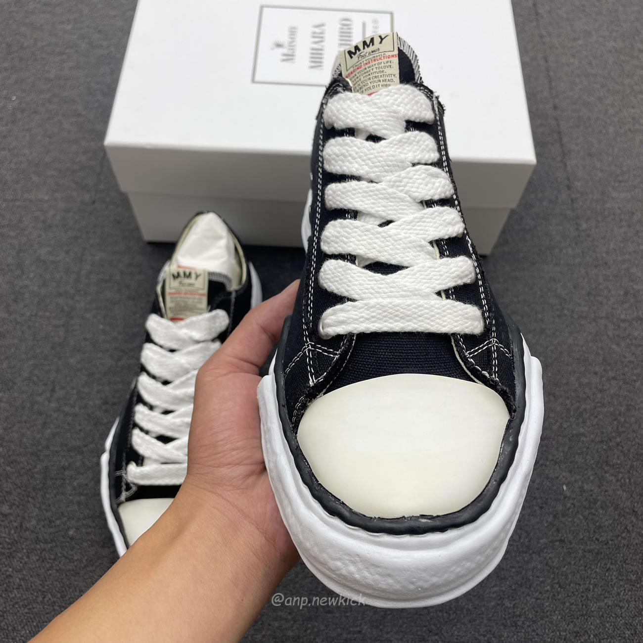 Maison Mihara Yasuhiro Hank Low Top Sneakers Black (13) - www.newkick.vip